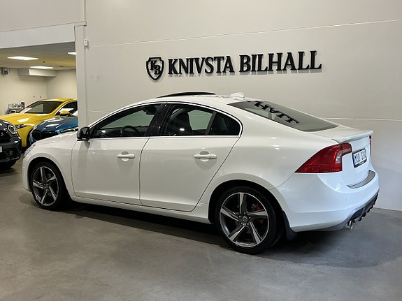 Volvo S60 2 of 5