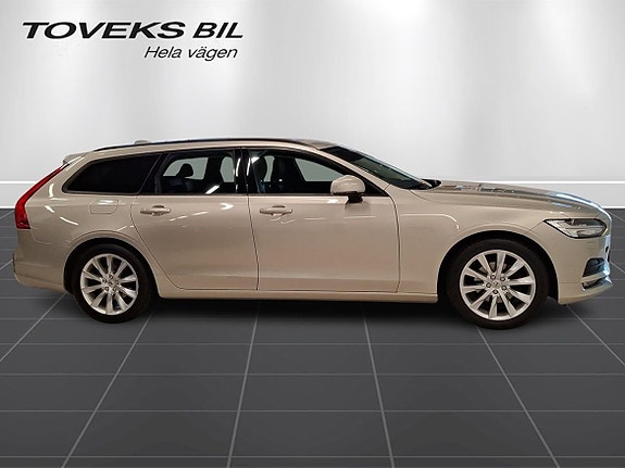 Volvo V90 2 of 19