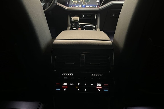 Volkswagen Touareg 22 of 27