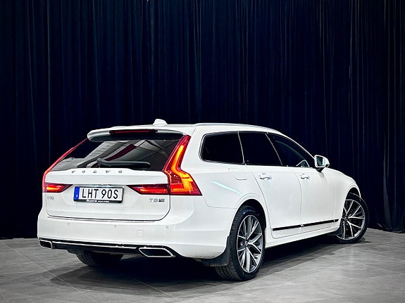 Volvo V90 3 of 5