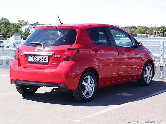 Toyota Yaris 4 of 5