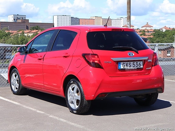 Toyota Yaris 3 of 5