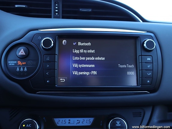 Toyota Yaris 11 of 17