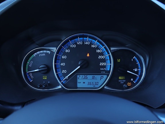 Toyota Yaris 8 of 17