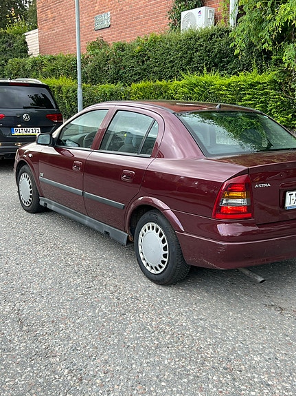 Opel Astra 3 of 5