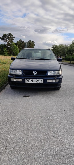 Volkswagen Passat 3 of 3