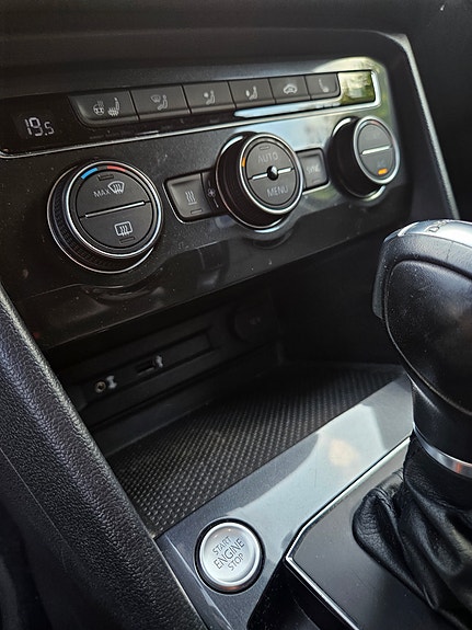 Volkswagen Tiguan 16 of 26