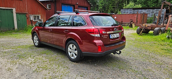Subaru Outback 3 of 5