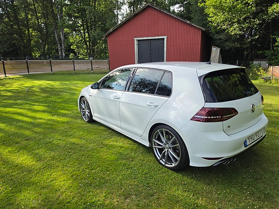 Volkswagen Golf VII 4 of 5