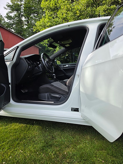Volkswagen Golf VII 3 of 5