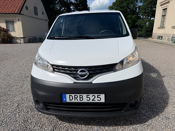 Nissan NV200 3 of 5