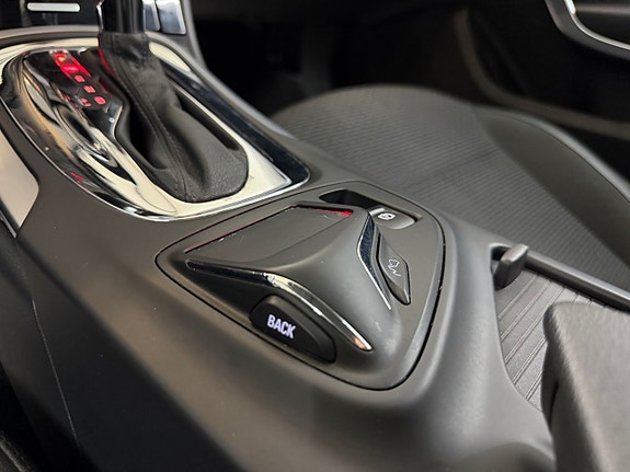 Opel Insignia 27 of 30