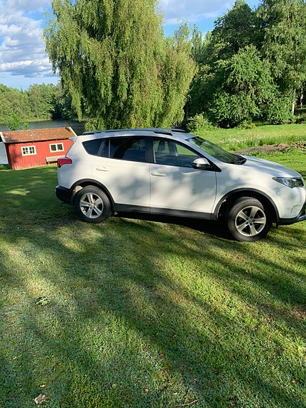Toyota RAV4 3 of 5