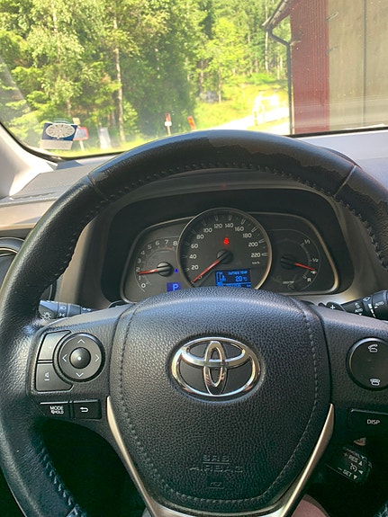 Toyota RAV4 5 of 5