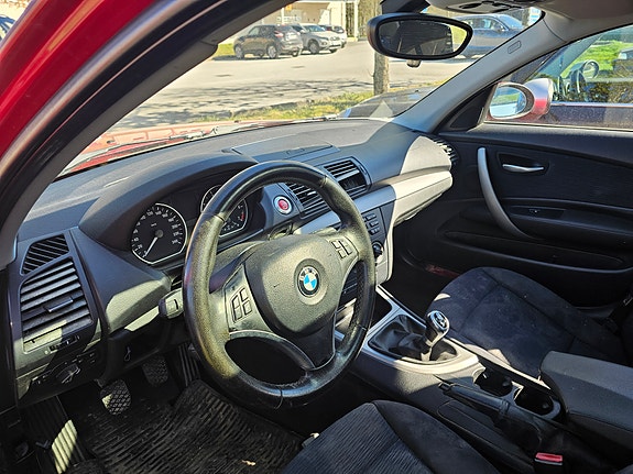 BMW 118i 9 of 11