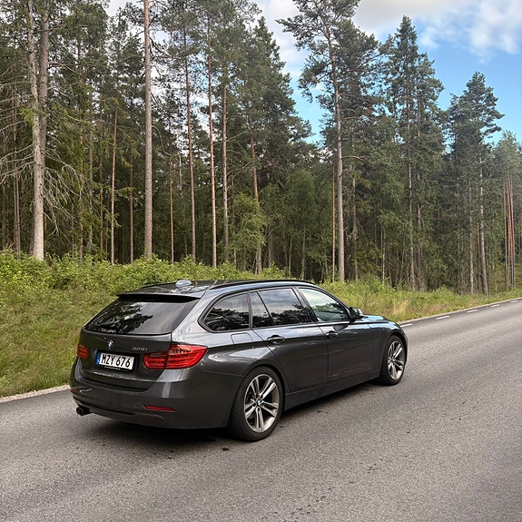 BMW 328i 5 of 5