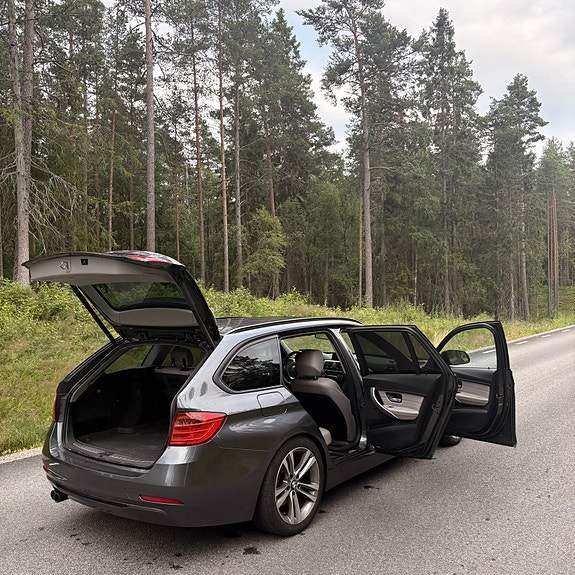 BMW 328i 13 of 13