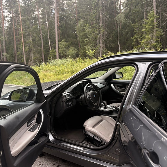 BMW 328i 9 of 13