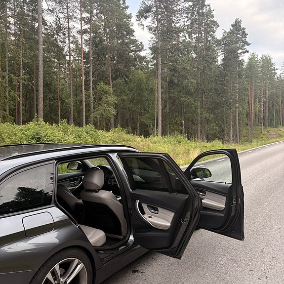 BMW 328i 12 of 13