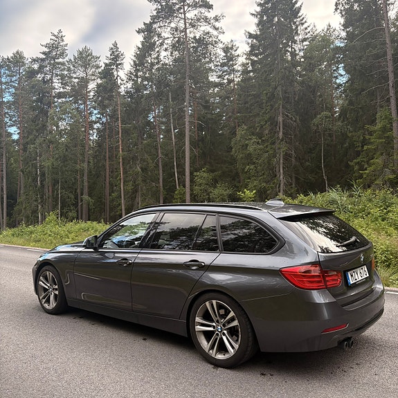 BMW 328i 8 of 13