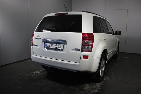 Suzuki Grand Vitara 4 of 18