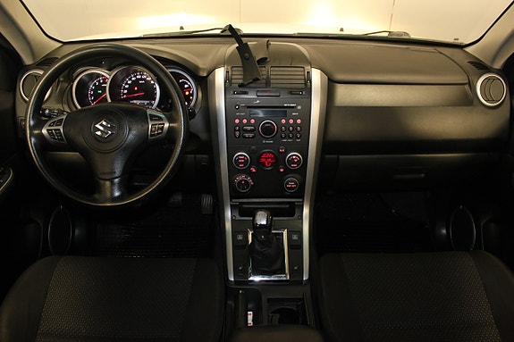 Suzuki Grand Vitara 12 of 18