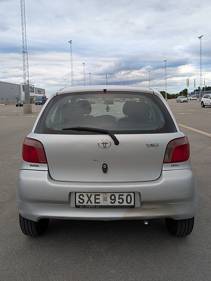 Toyota Yaris 5 of 5