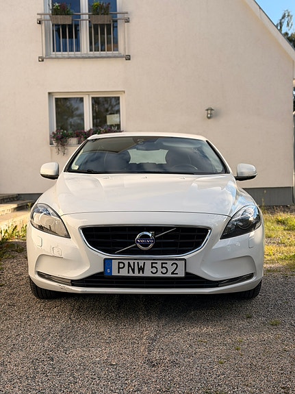 Volvo V40 4 of 5