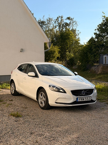 Volvo V40 3 of 5