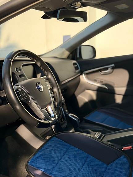 Volvo V40 11 of 24