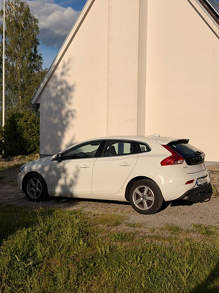 Volvo V40 6 of 24