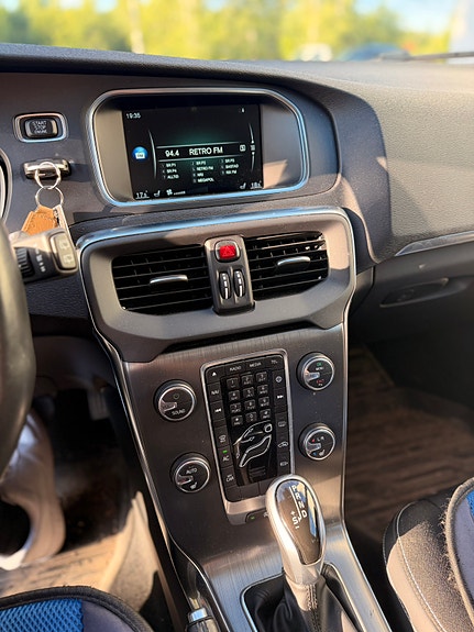 Volvo V40 9 of 24