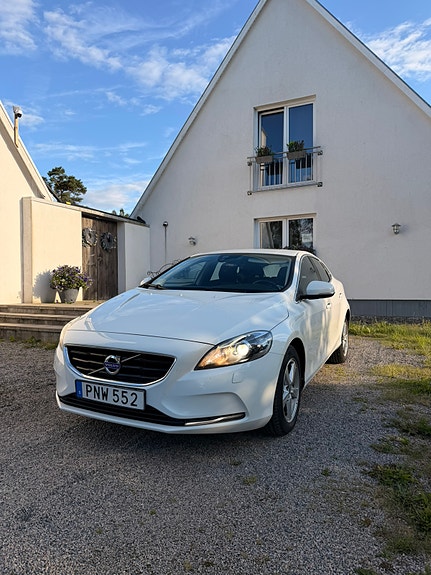 Volvo V40 19 of 24