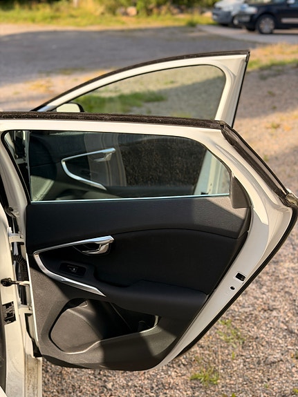Volvo V40 16 of 24
