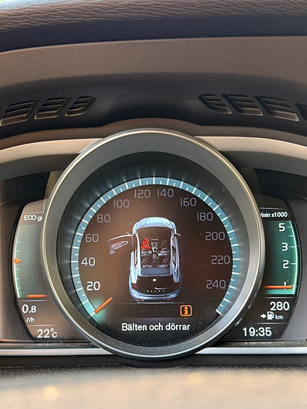 Volvo V40 10 of 24