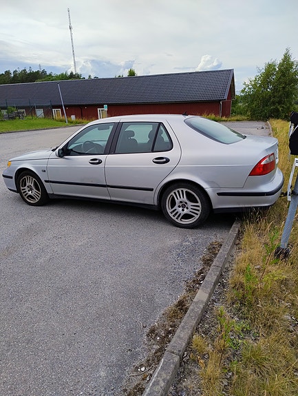 Saab 9-5 2 of 3