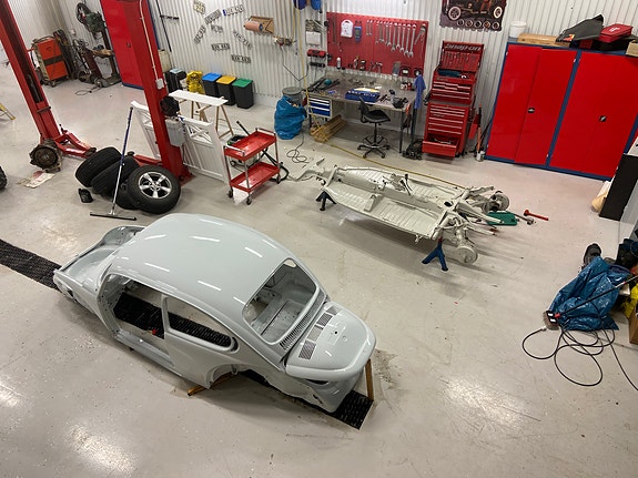 Volkswagen 1303 2 of 5