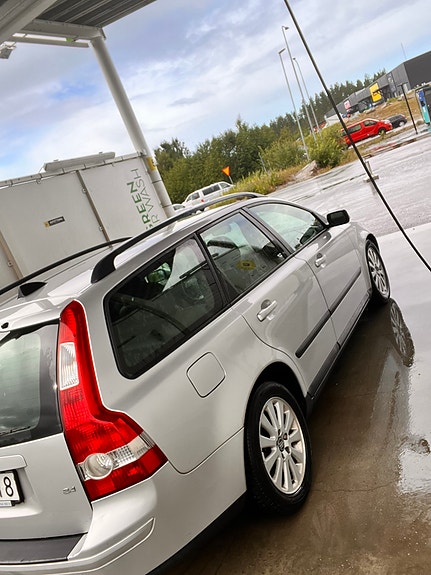 Volvo V50 3 of 4