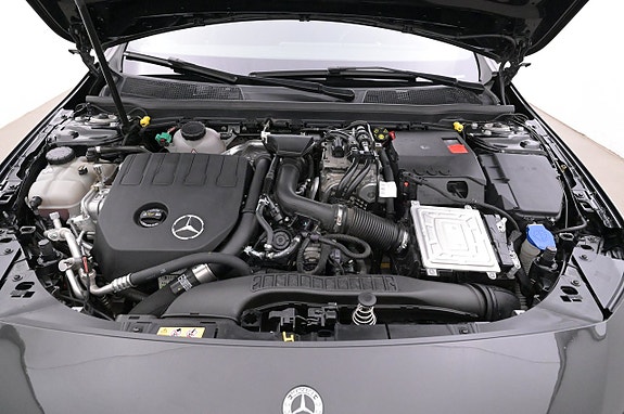 Mercedes-Benz A250 e 26 of 27