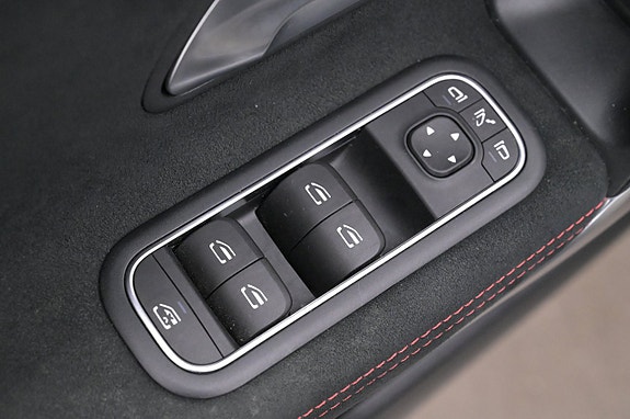 Mercedes-Benz A250 e 12 of 27