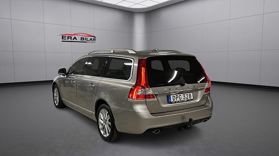 Volvo V70 4 of 5