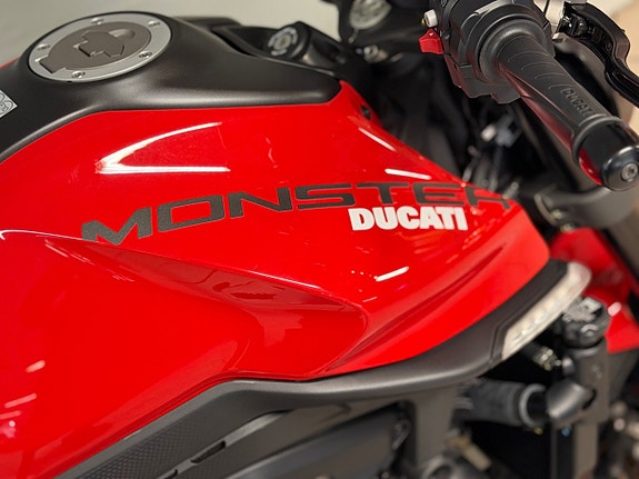 Ducati Monster 950 Plus 7 of 8