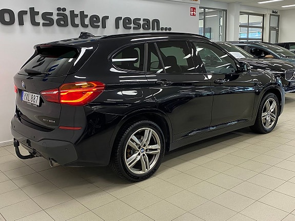 BMW X1 3 of 5