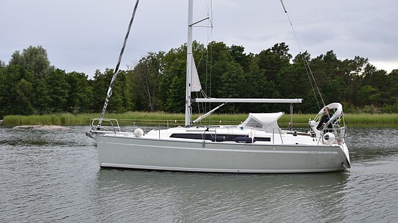 BAVARIA CRUISER 33 — View photo 1
