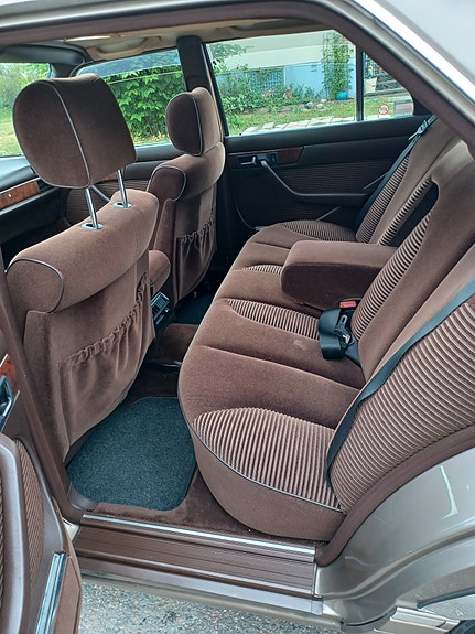 Mercedes-Benz 300 SE 3 of 5