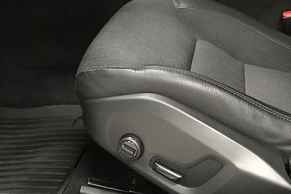 Volvo S90 27 of 30