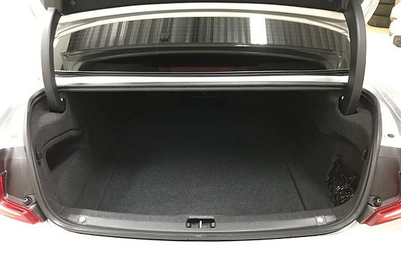 Volvo S90 10 of 30