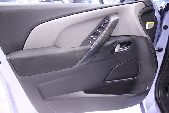 Citroen Grand C4 Picasso 28 of 29