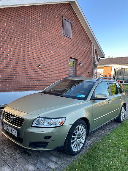Volvo V50 4 of 5