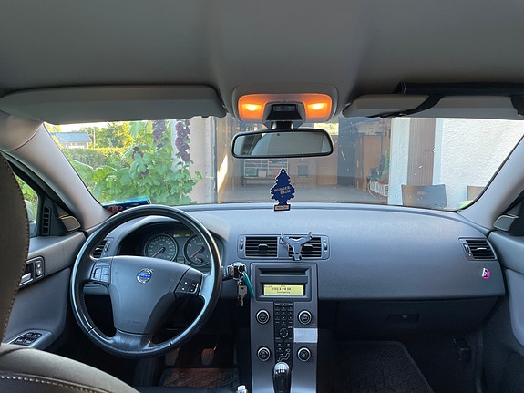 Volvo V50 2 of 5